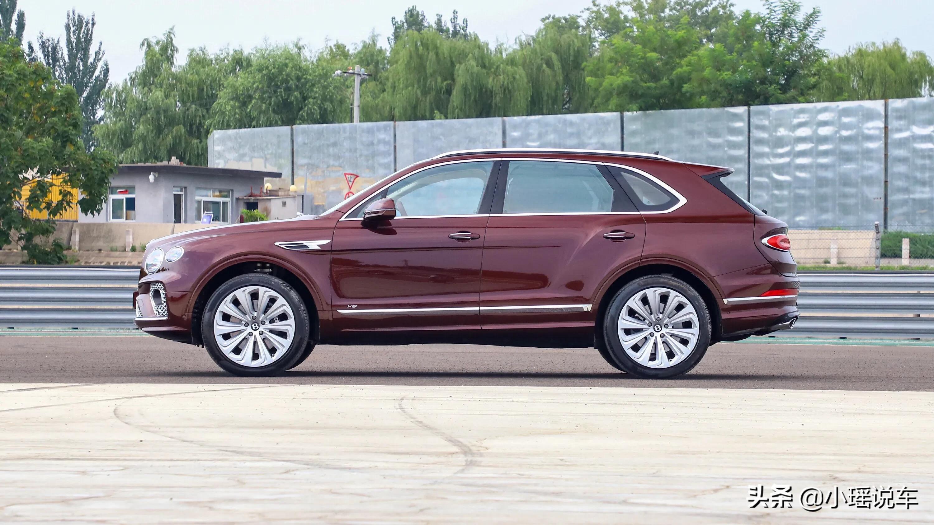 宾利添越普通人买得起吗？难道这样的购车价格不是你的菜吗？