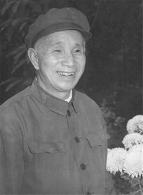 1969年粟裕大将被赶出部队后，他的一番话，竟然令周总理肃然起敬