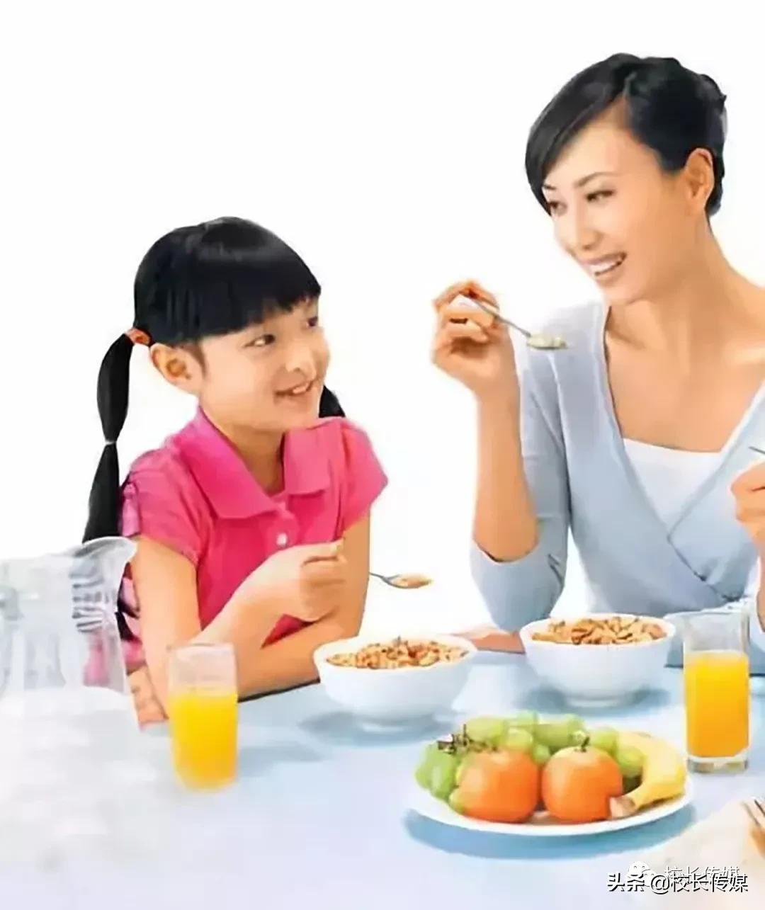 吃饭礼仪的要领和禁忌（饭桌上的礼仪和教养）