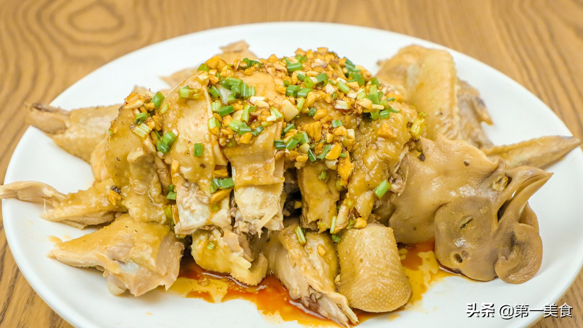 清蒸小公鸡的做法(教你学会一道皮脆肉鲜的清蒸小公鸡)-最美岛