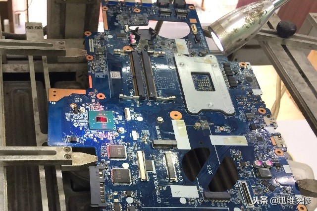 未来人类X911自行改显卡搞报废，几千块换I7-6700K CPU，赔大了