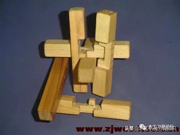 鲁班锁用柱黄金搭档，二十柱可拼四百式详细流程