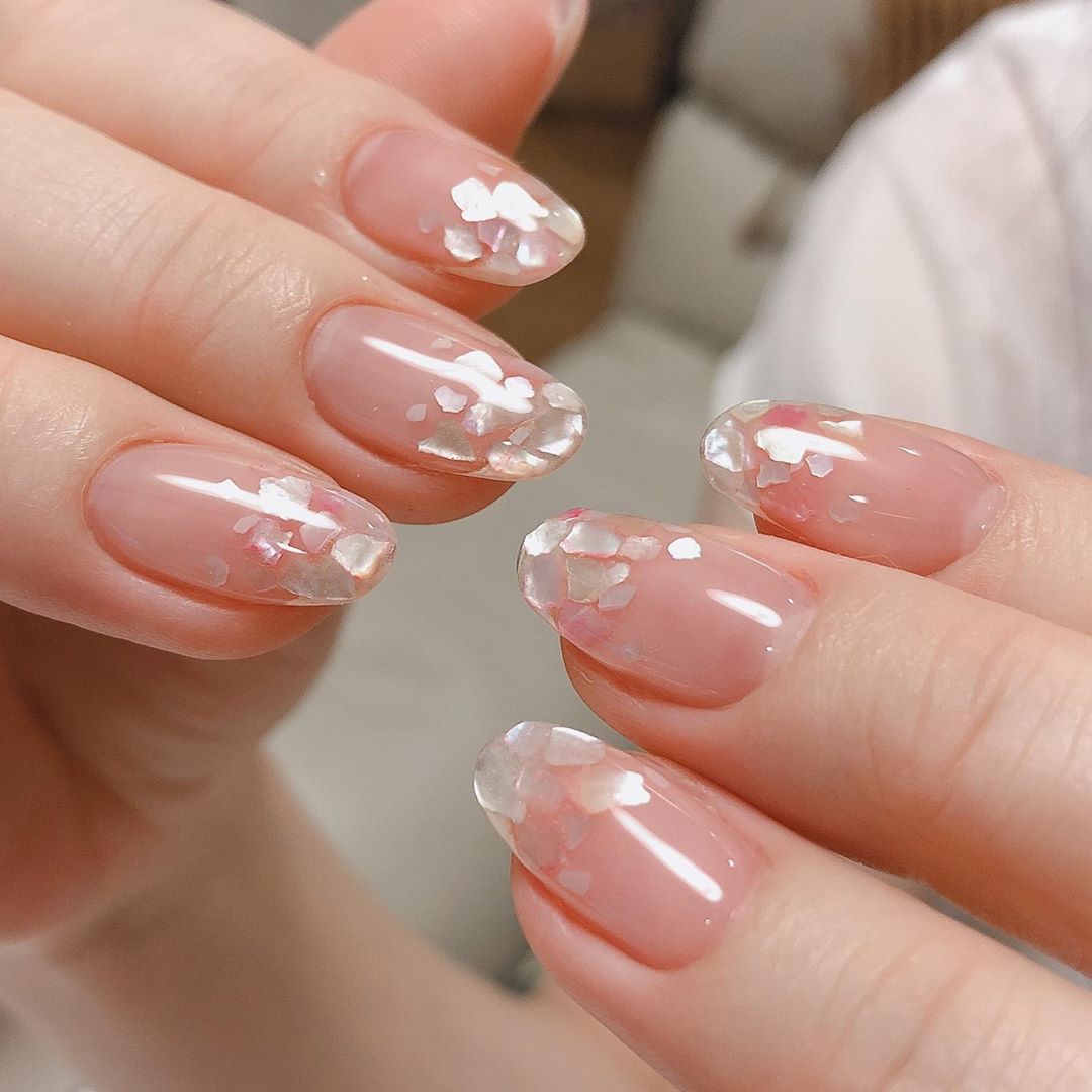 「美甲图片」原来夏季最热门的美甲还是简约风,好看不过时