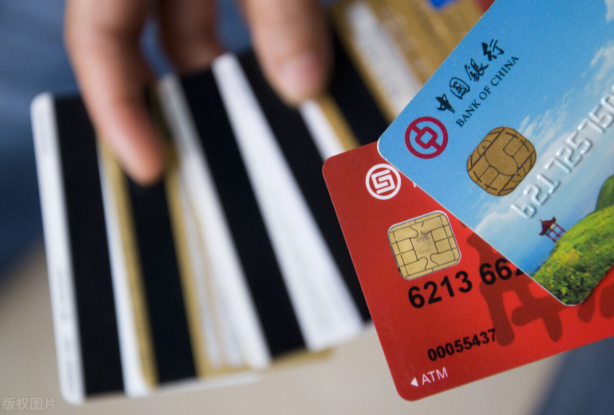 银行卡信息更新有3个途径，6项重要信息更新，客户要到银行柜台