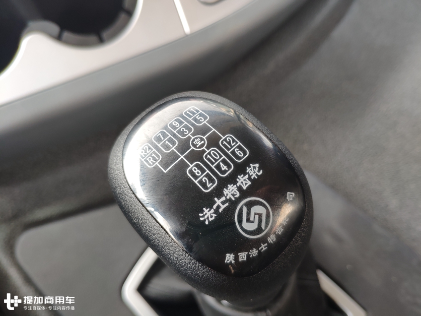 曾经辉煌的北奔重卡又回来了？国六北奔燃油车已上市，外观真抢眼