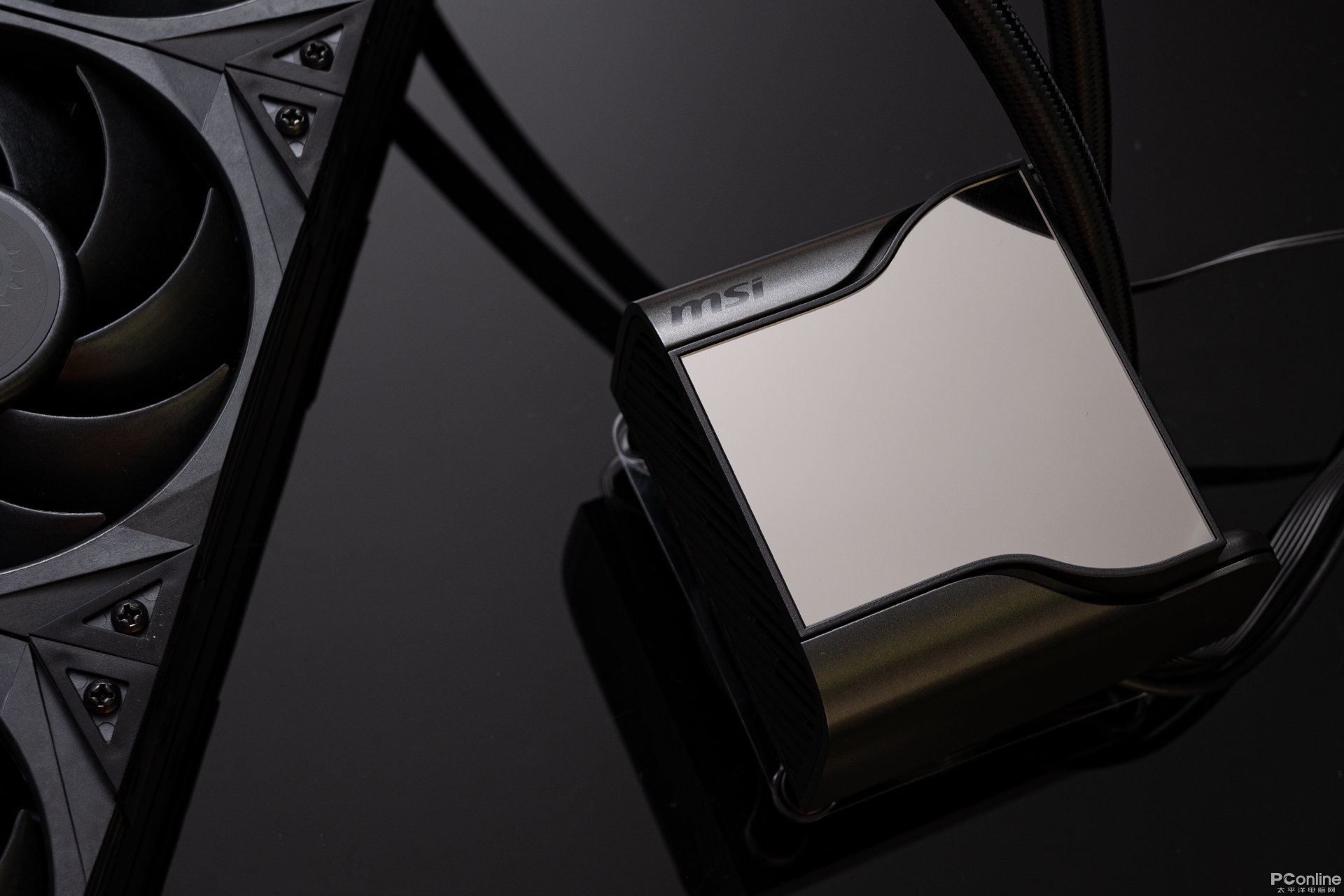 纯黑静音自带屏幕，微星MEG CORELIQUID S360水冷散热器图赏