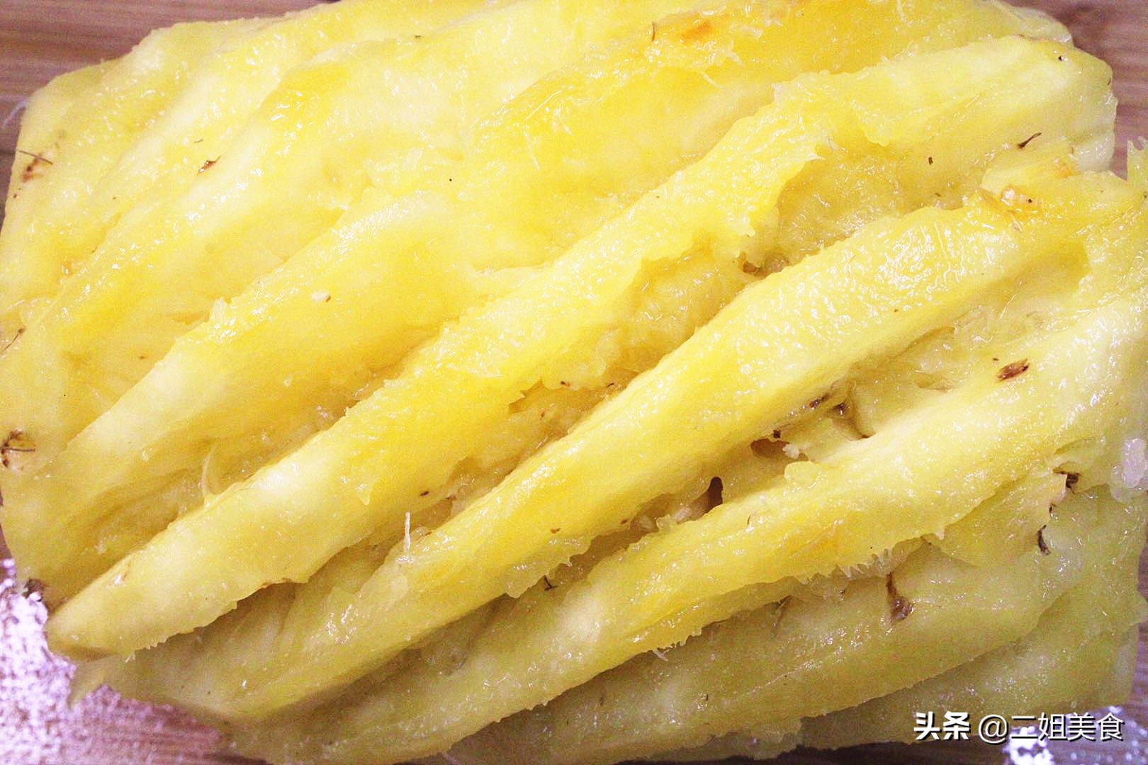 吃菠萝前必看！正确处理方法让你吃得安心又美味，避免嘴麻刺痛小技巧