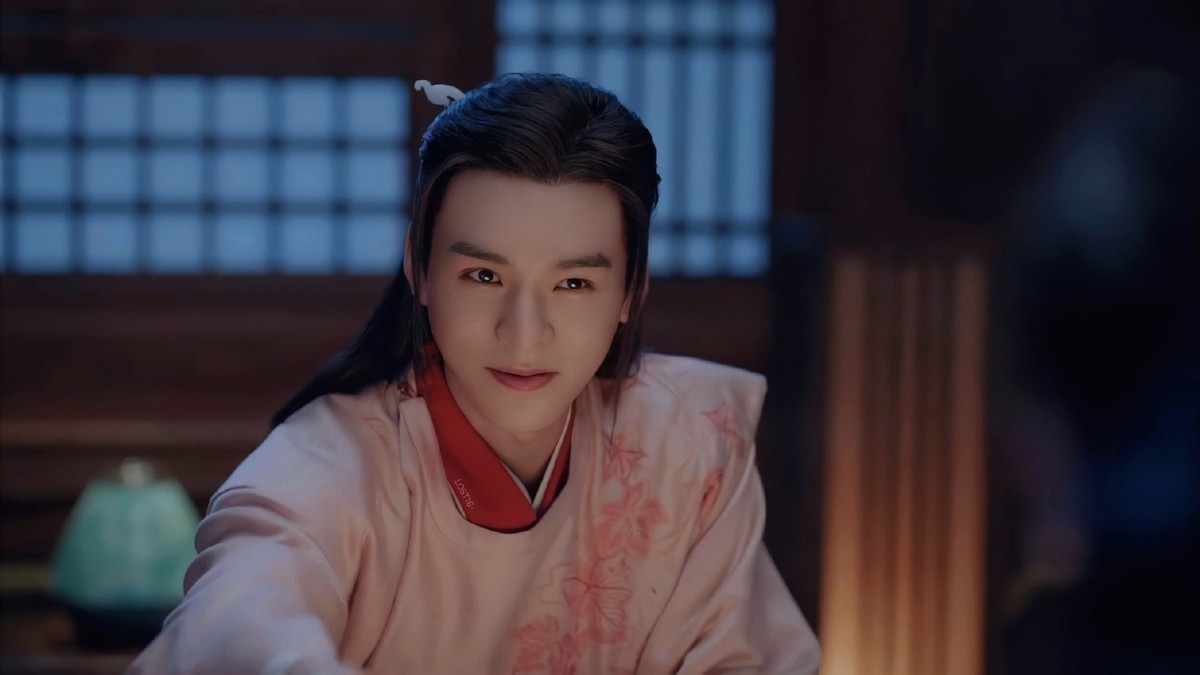 龚俊在山河令中饰演的是鬼谷谷主温客行,一把折扇,看似温润如玉,实则