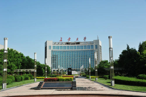 潍坊医学院想更名为大学，网友建议改为华东医科大学，你觉得呢？