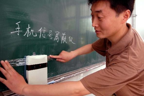 各国学校的防学生作弊手段，中国靠监考老师，看到泰国忍不住笑了