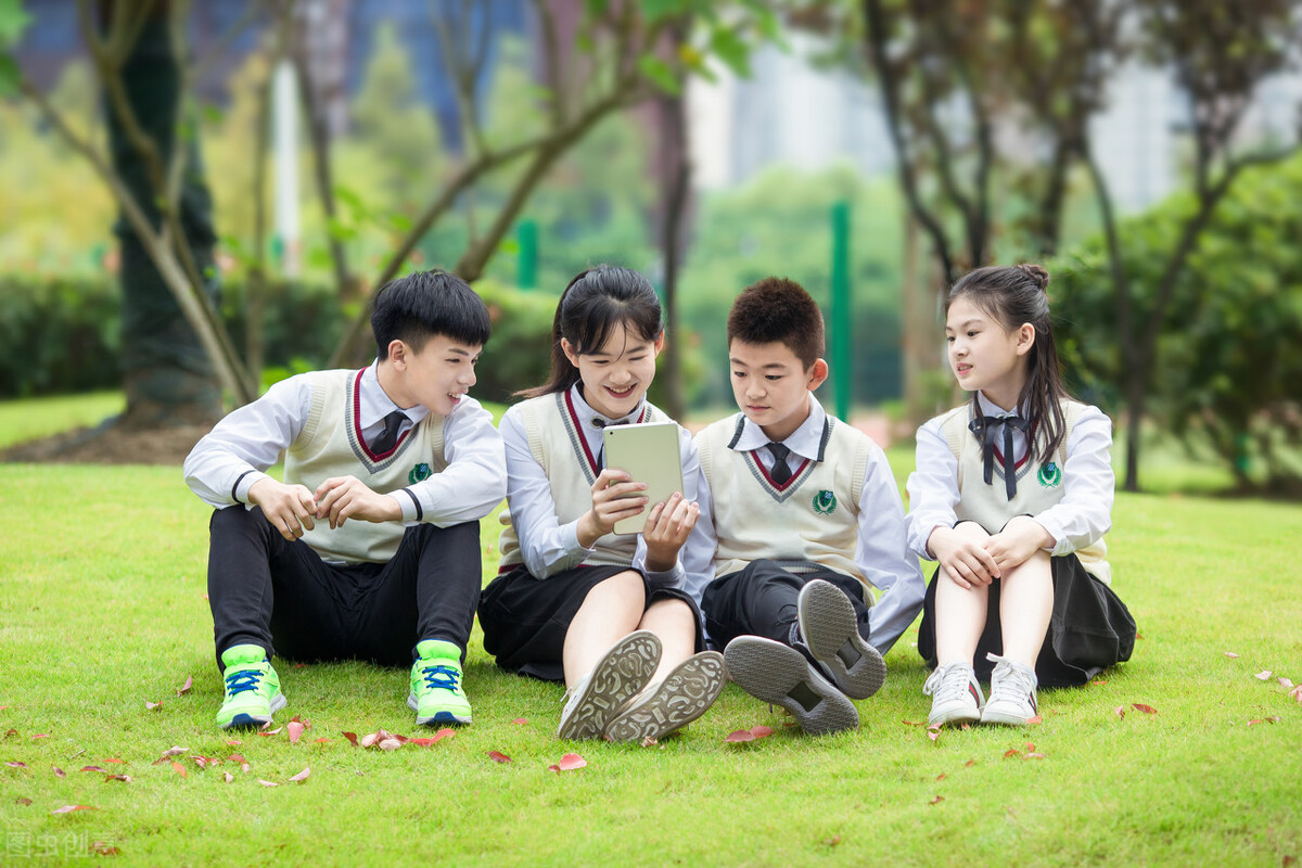 初中毕业能干什么工作？