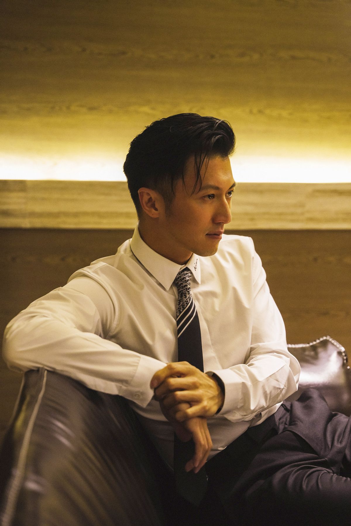 40岁谢霆锋帅气不减当年,西装背头魅力十足,"生图"状态太好了