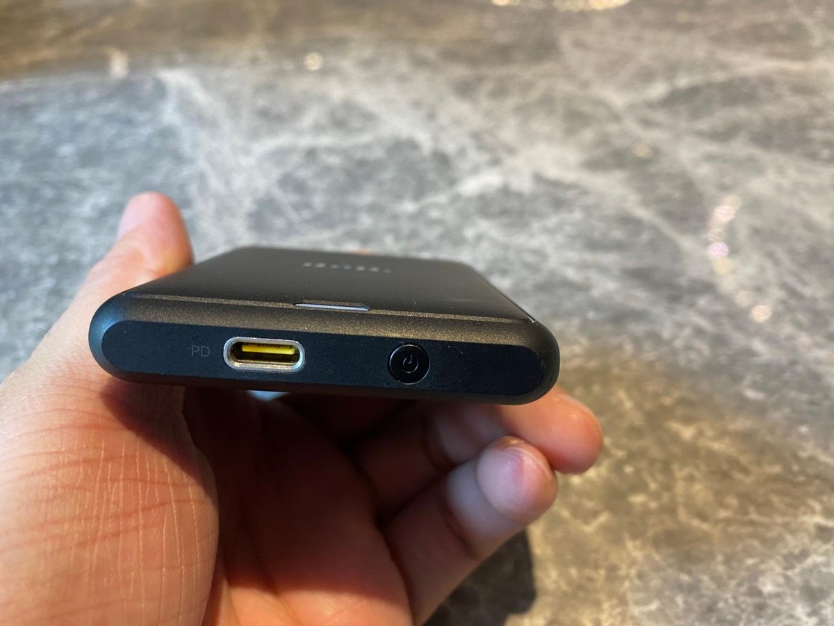 Aohi Magcube W4000磁吸充电宝，解决电量低下问题的不二法宝