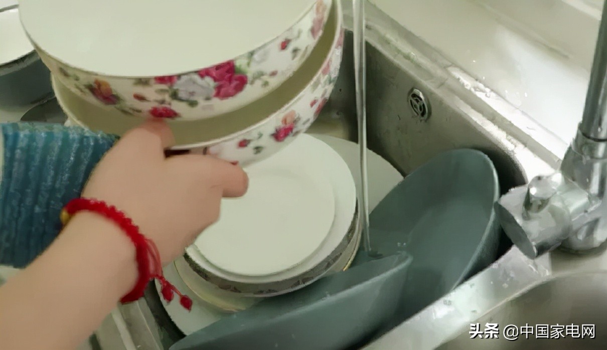 打破所有谣言！一台洗碗机究竟能给生活带来什么呢