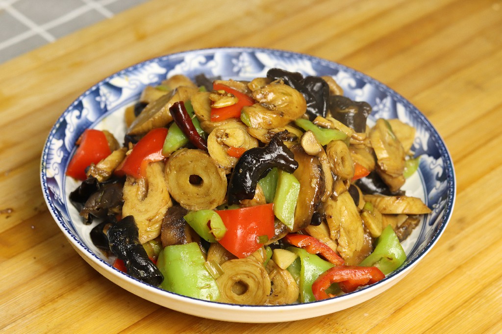 面筋别烤着吃了，试试这样新吃法，开胃又解馋，饭店都买不到