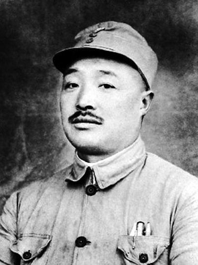朱德位列十大元帅之首，为何军衔命令状不是001号，001号给了谁？