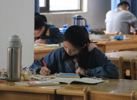 同济大学拟退学10名研究生，退学原因引注意，在读生引以为戒