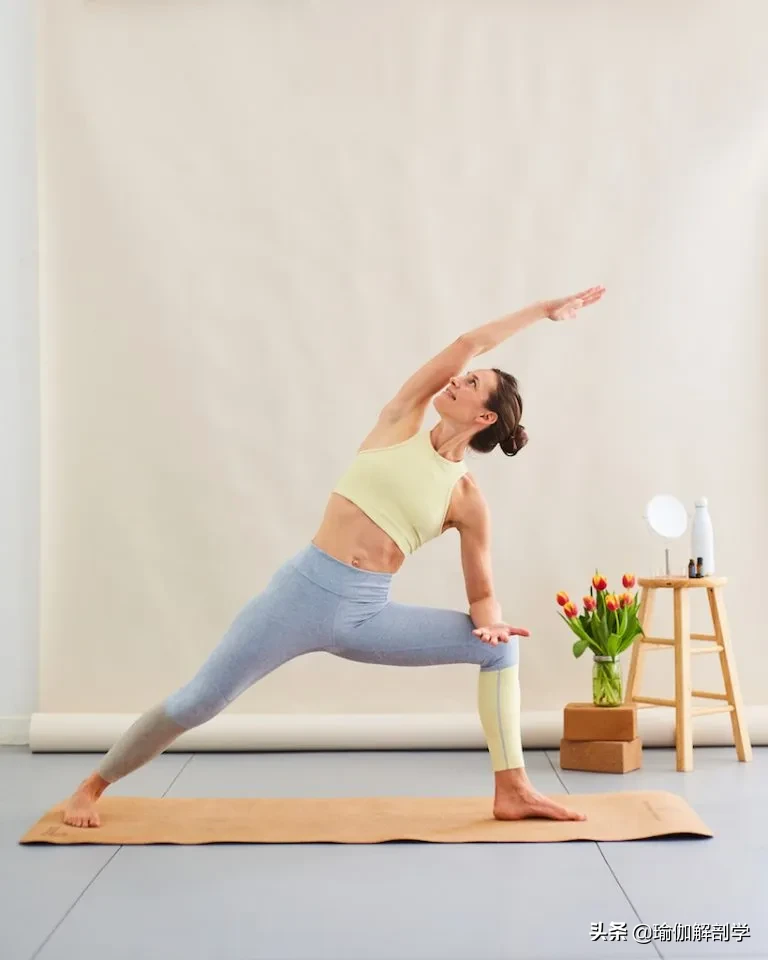 瑜伽基础热身，特别适合身体僵硬的人（收藏级）