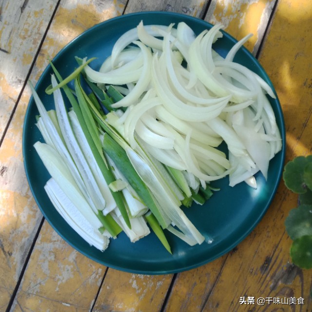 厨师长教你在家熬葱油，酒店大厨用的明油，炒菜好吃就是香的原因