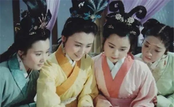 中国8大美人今昔颜值对比，有人整容颜垮，有人优雅老去，差距大