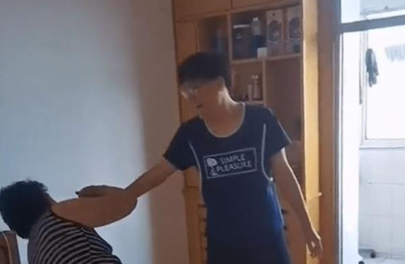 奶奶梦见孙子高考考了666分，成绩出来后激动不已，美梦成真