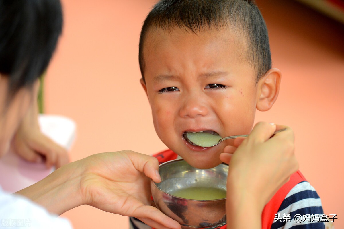 宝宝自主进食之路真头疼，经验宝妈教你5步搞定