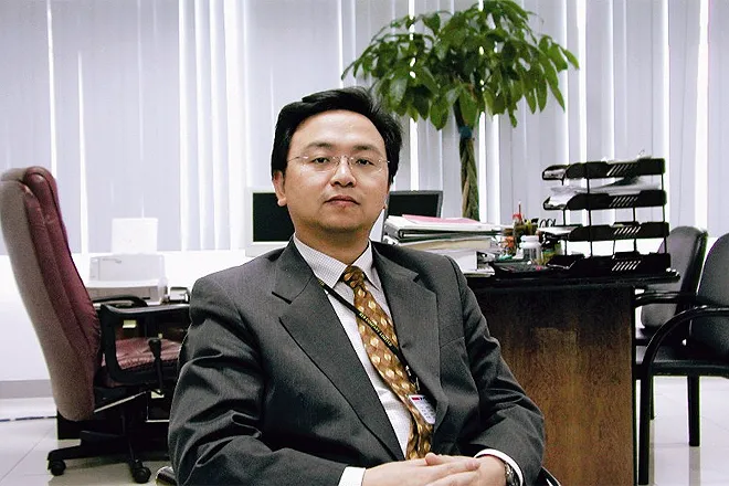 两个60后大叔的新能源战争：王传福与曾毓群的万亿赌局