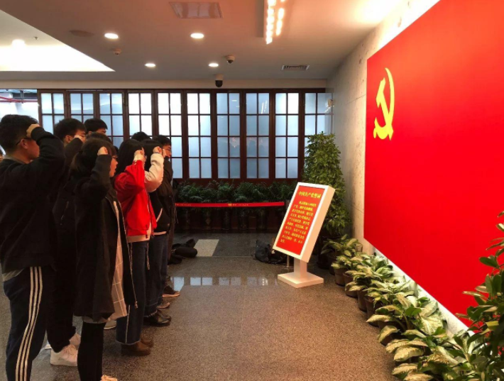 大学入党有“硬性要求”，学生在大一就应做好规划，学生不能忽视