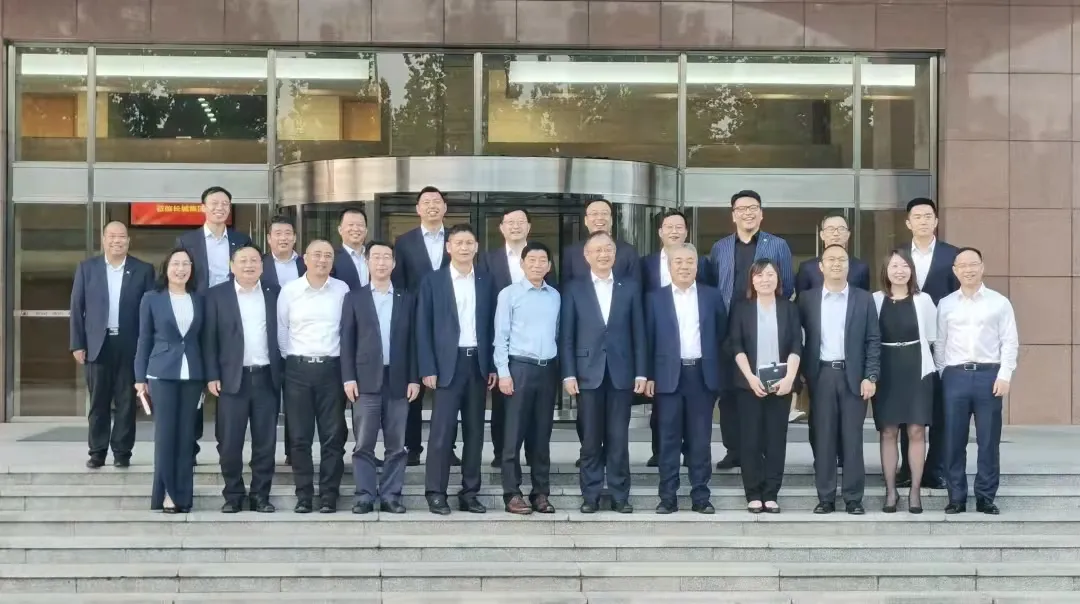 中国民营汽车公司三强“攻防战”(上)