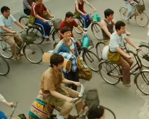 江苏放牛娃跪求母亲支持复读，26年后公司赴美上市成功