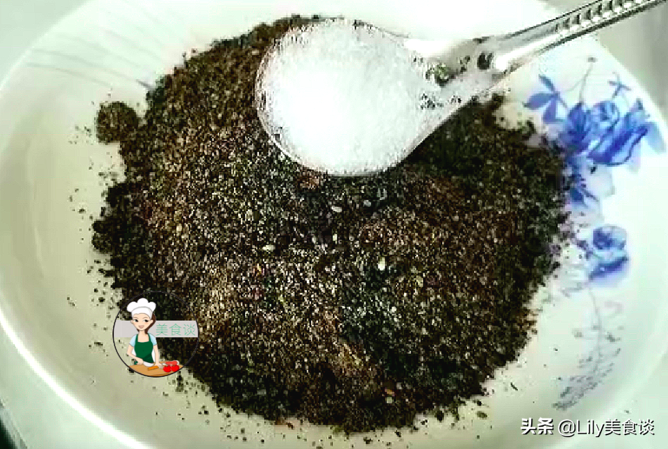 立秋后，碰到它别手软，炒熟磨成粉存放冰箱，每天吃一勺，好香啊