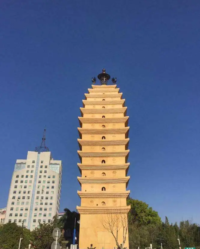 中国标志性建筑大集合（47）—云南昆明 东寺塔