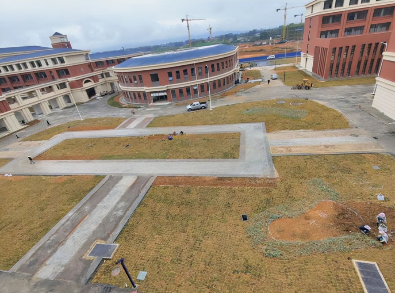 大学宣传片与实物不符，宿舍叙利亚风格，刘禹锡撕毁《陋室铭》