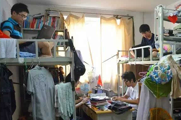 准大一新生，上大学带电脑用处大不大？听听辅导员的意见，很中肯