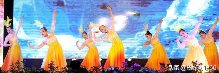 施秉一中：唱响青春   舞动人生