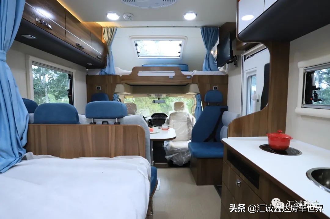 大通V80房车，典雅精装修+仨大床，大空间6人出行无压力