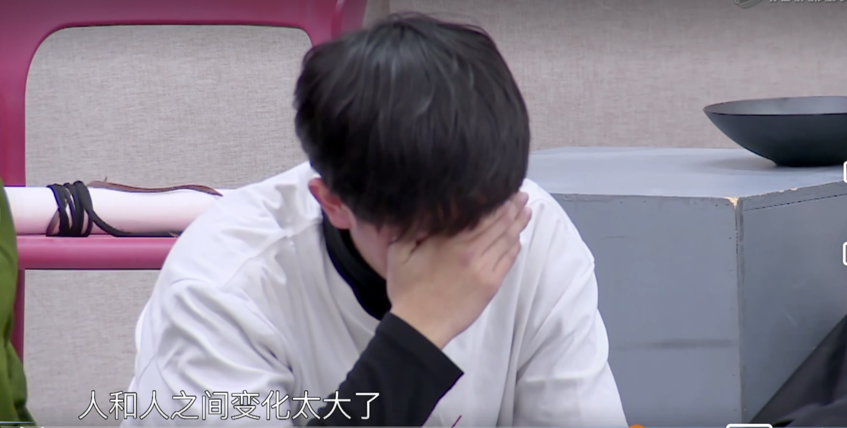 “同学升职后，我们绝交了”——职场上最大的愚蠢就是“讲感情”