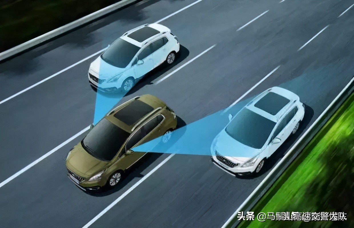 高速上开车,非常实用的12条驾驶技巧