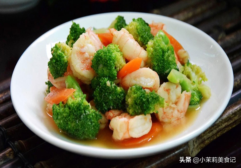 产妇吃什么比较好（坐月子8道菜要多吃营养防便秘）