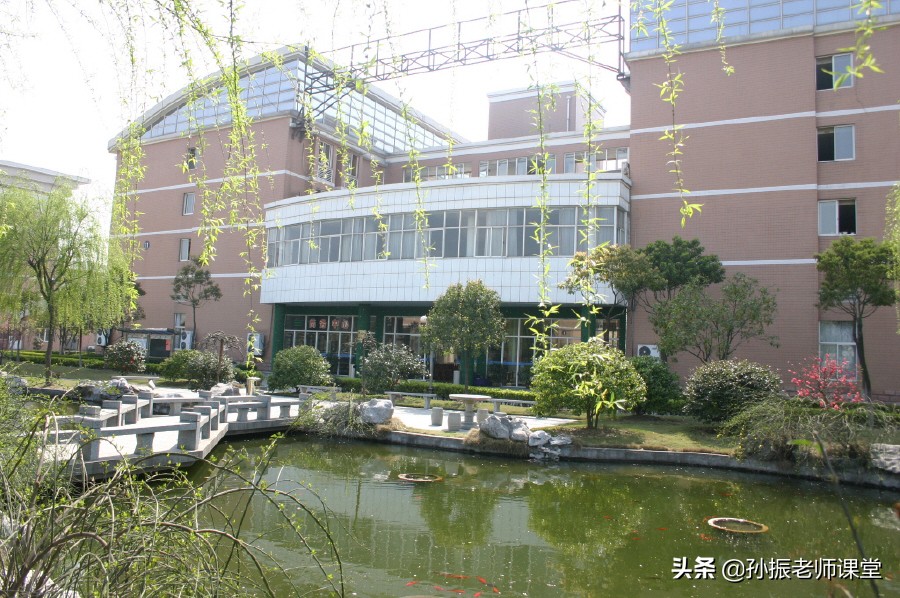 学校被誉为“浙江警官摇篮”，超过97%的毕业生成为浙江省公务员