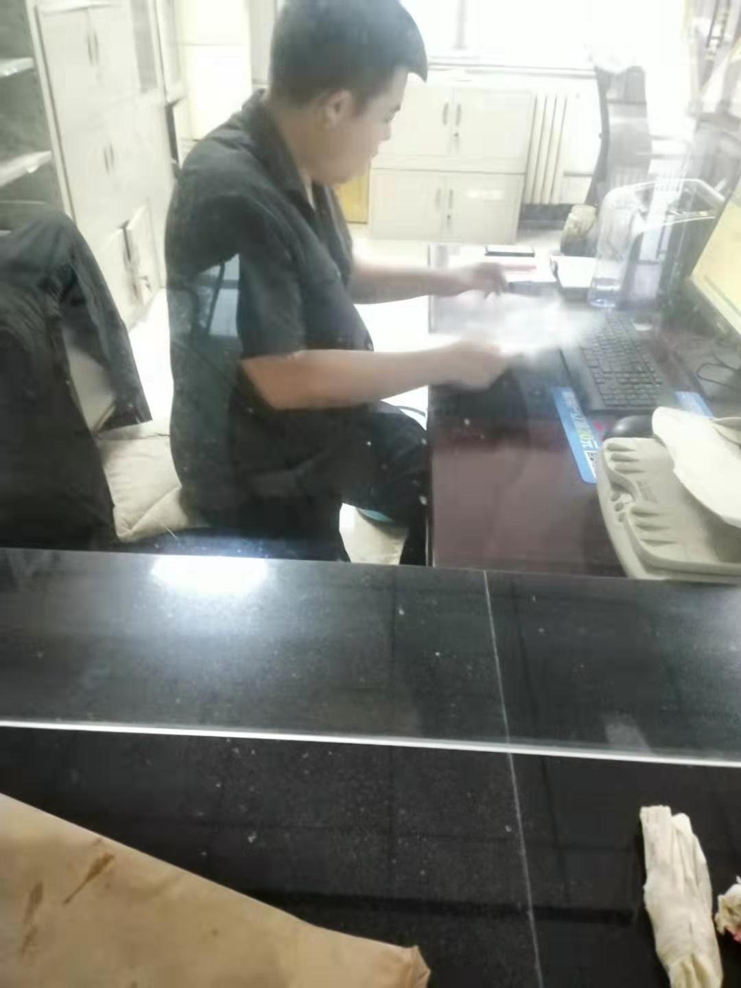 “举报红人”提起552万国家赔偿，举报贪腐自称面临“追杀”：“我现在能活着就不错啦，做了最坏打算”