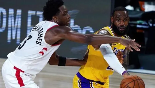 nba为什么赛前下跪(赛前为何全体运动员都要下跪？听过最完美的答案，出自洛瑞之口)