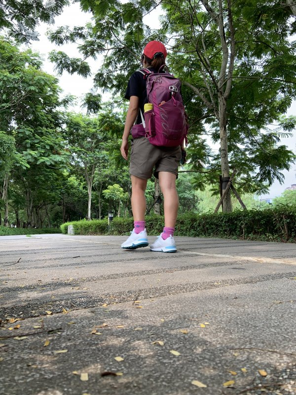 穿上Columbia哥伦比亚防水徒步鞋，随时说走就走的轻松郊外游