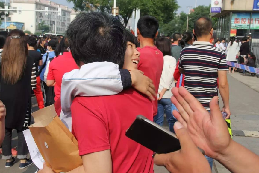 高考最美考生走红，被称为“王冰冰内蒙古分冰”，理想是学习烹饪