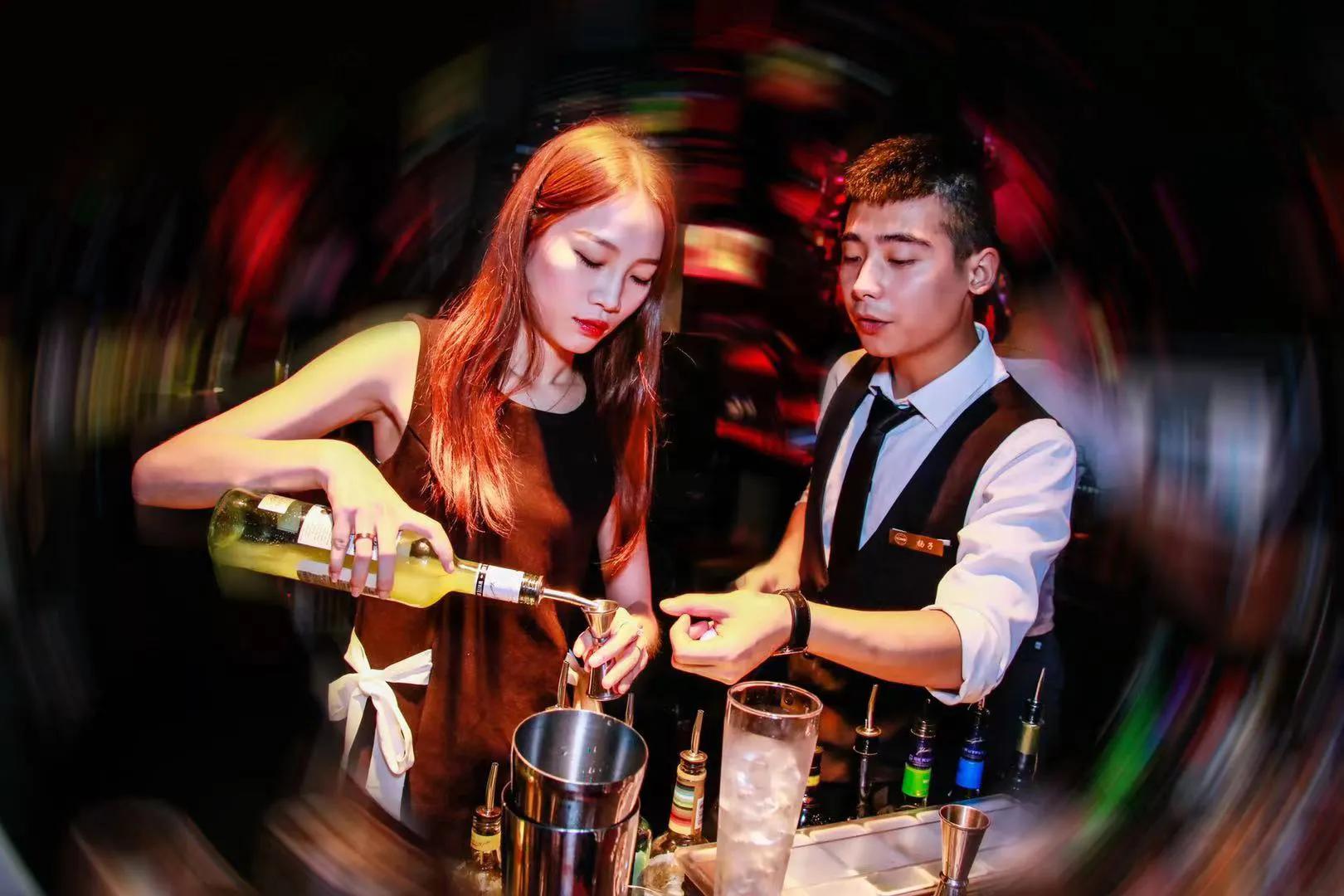 苏荷酒吧dj(苏荷酒吧为什么消失了)_04447排行网