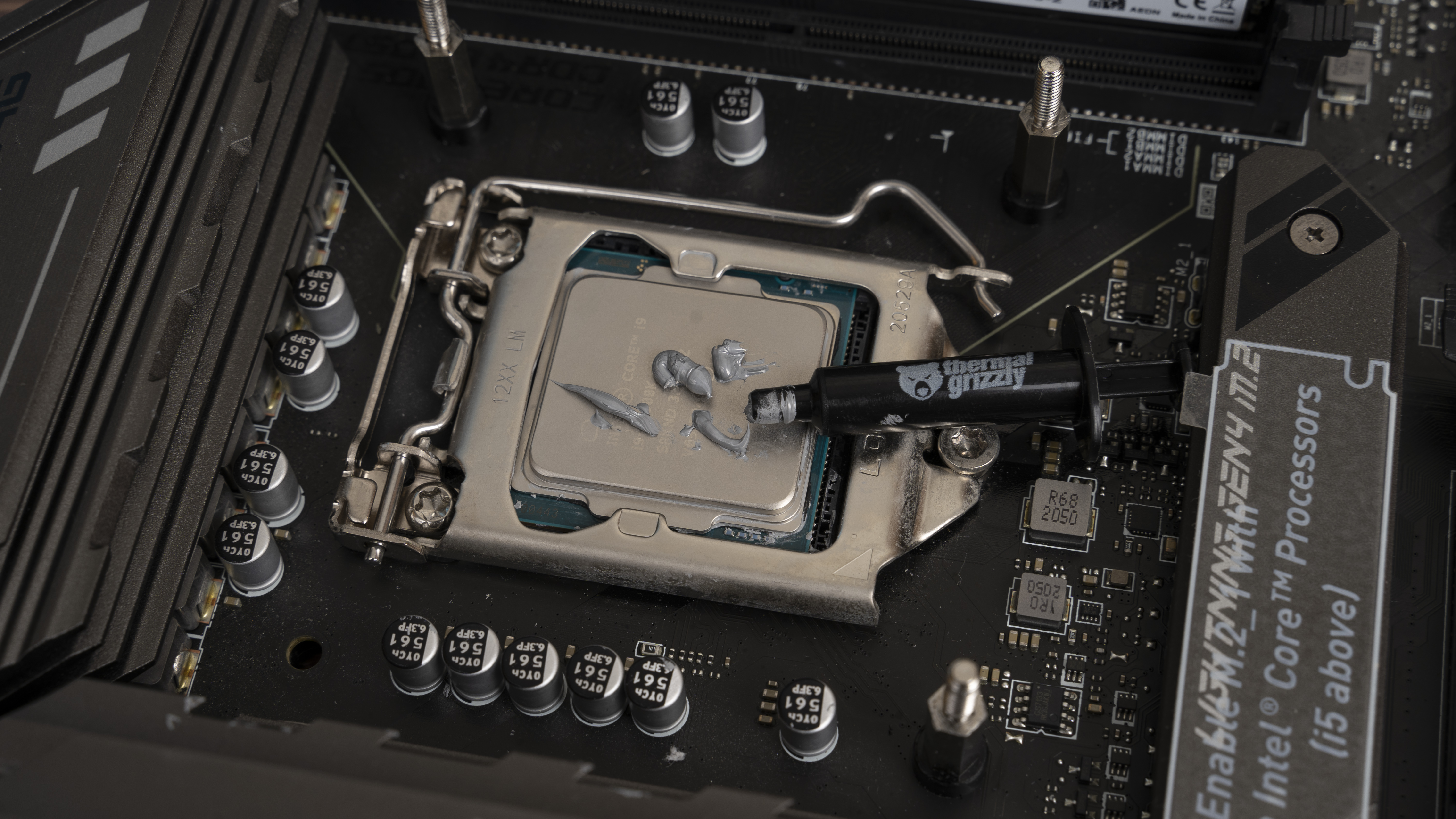 五款导热硅脂横评测试,压制i9-11900k大火炉究竟有多大差距?