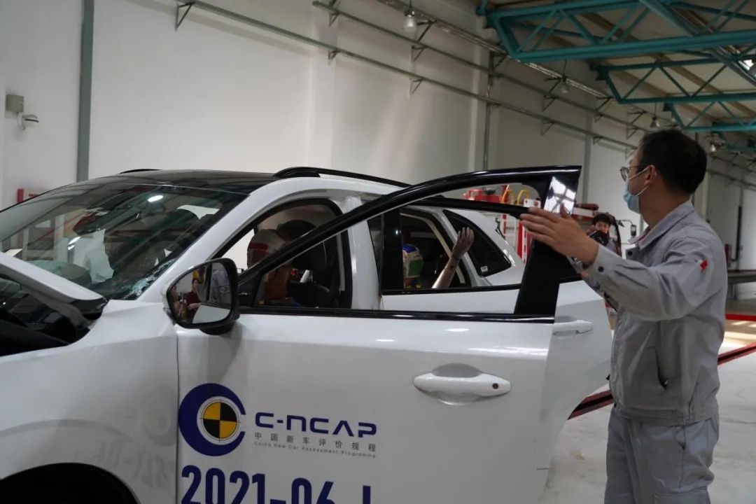 C-NCAP四项碰撞测试表现优异，风行T5 EVO是如何做到