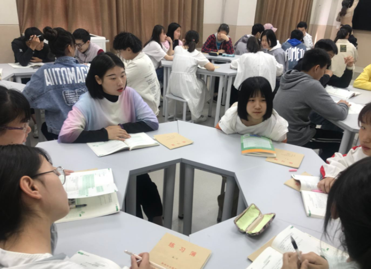 高中生默认“学科难度”排行榜，英语勉强排第三，榜首实至名归