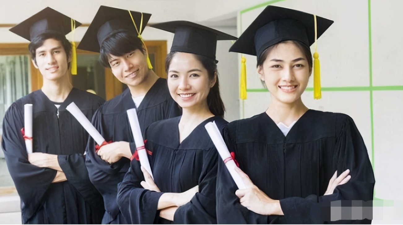 满足这3个条件的大学生，可直接成为“公务员”，且还是储备干部