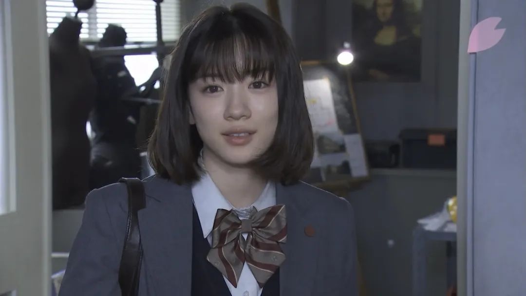 好看的日本女优(2021日本女生心中的10大“最美女星”，石原里美仅第6，广濑玲第3)